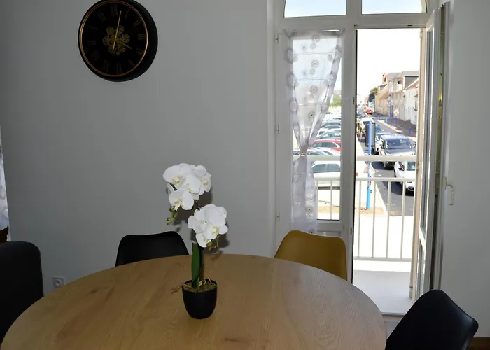 L'artiste, Moderne Avec Vue - Cour - Parking Apartamento